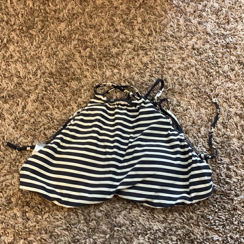 Billabong reversible swimsuit top, size L. - Picture 3 of 6